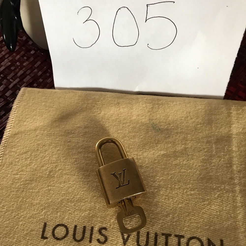 💯Authentic Louis Vuitton 🔐🎉 LAST ONE🎉